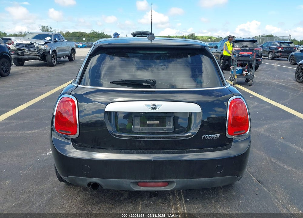 2015 MINI HARDTOP COOPER VIN: WMWXS5C55FT830135