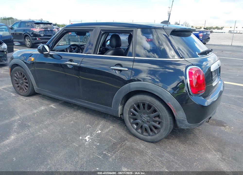 2015 MINI HARDTOP COOPER VIN: WMWXS5C55FT830135