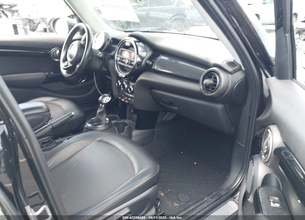 2015 MINI HARDTOP COOPER VIN: WMWXS5C55FT830135