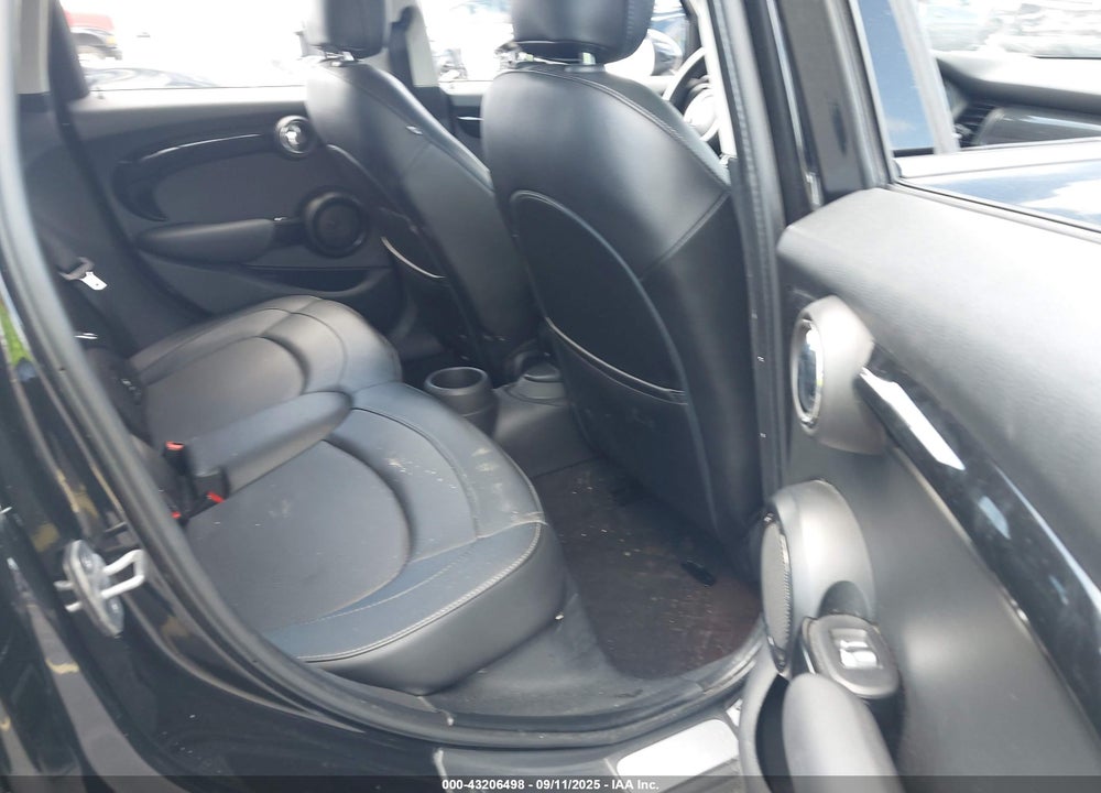 2015 MINI HARDTOP COOPER VIN: WMWXS5C55FT830135