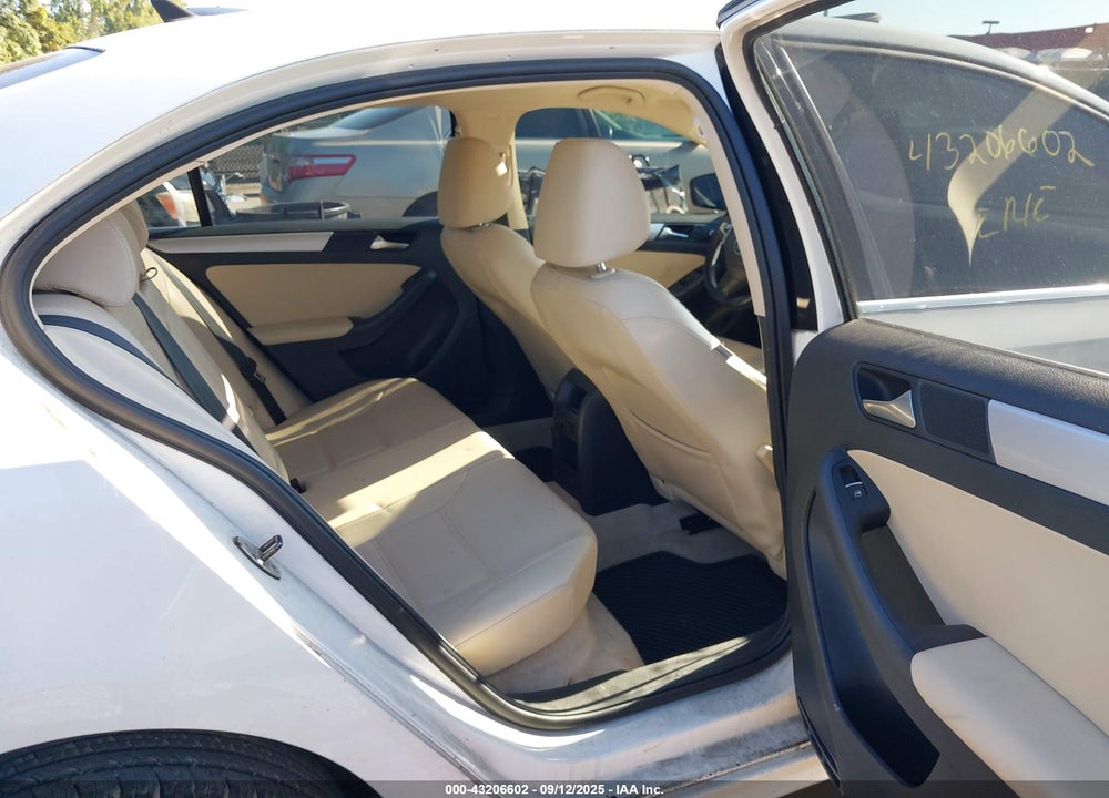 2013 VOLKSWAGEN JETTA VIN: 3VWDP7AJ9DM356105