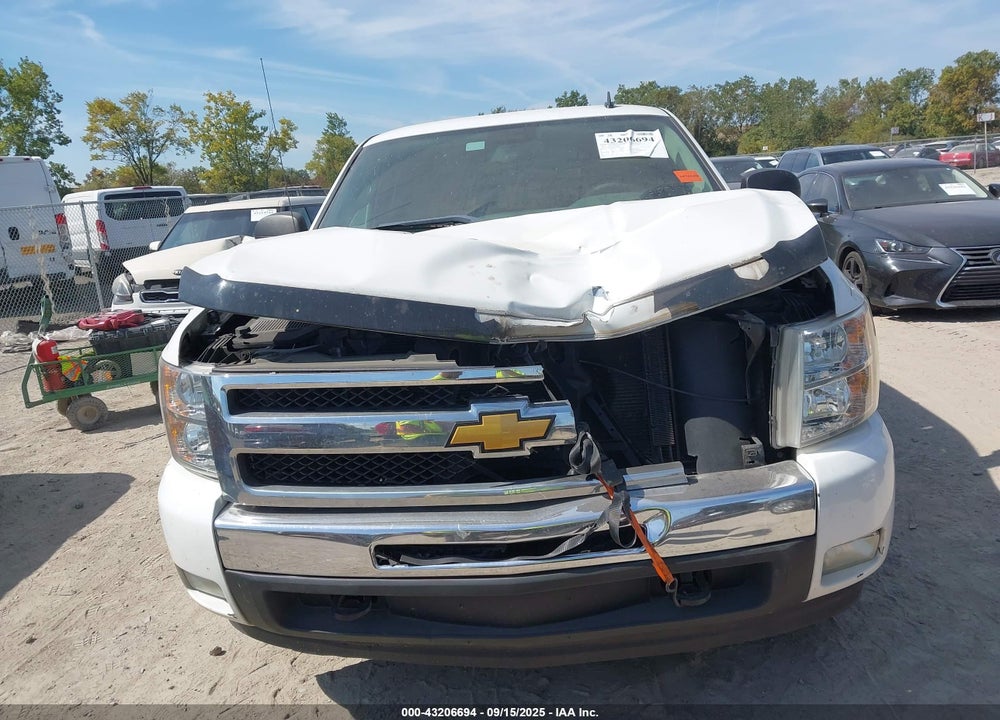 2011 CHEVROLET SILVERADO 1500 VIN: 1GCRKSE3XBZ153595
