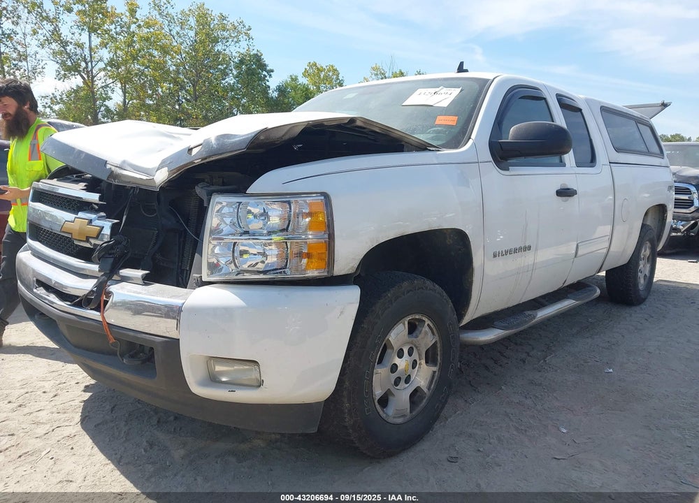 2011 CHEVROLET SILVERADO 1500 VIN: 1GCRKSE3XBZ153595