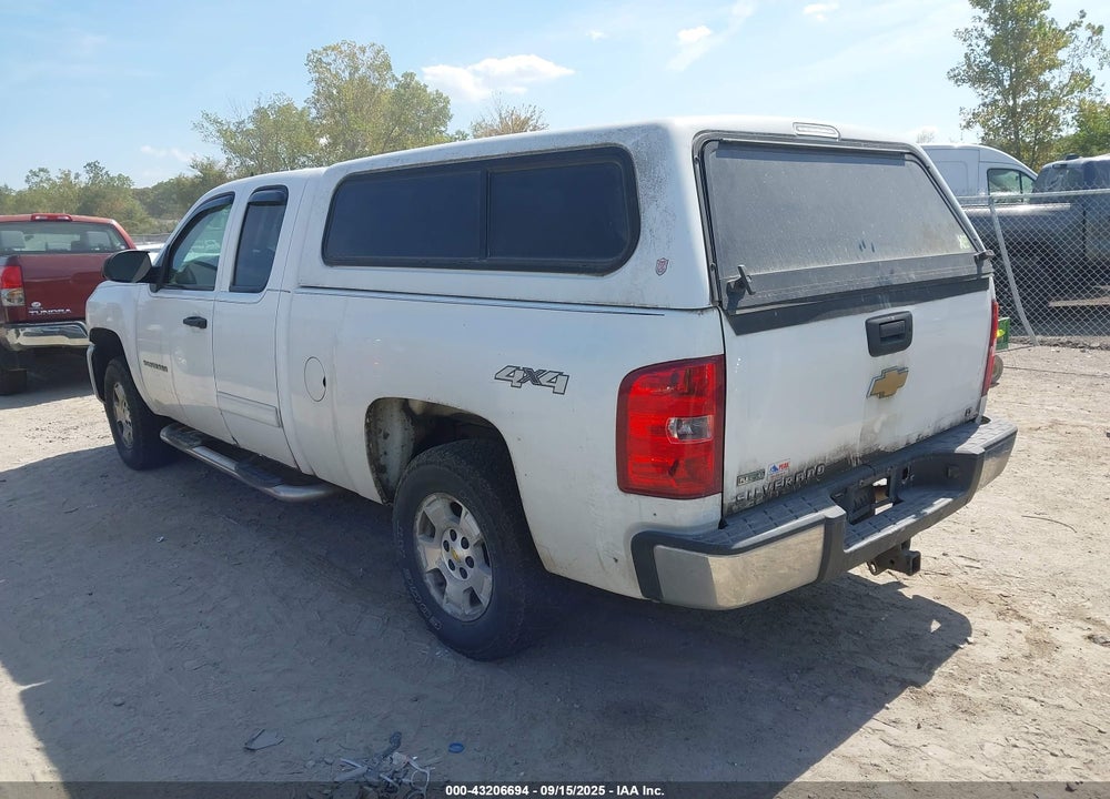 2011 CHEVROLET SILVERADO 1500 VIN: 1GCRKSE3XBZ153595