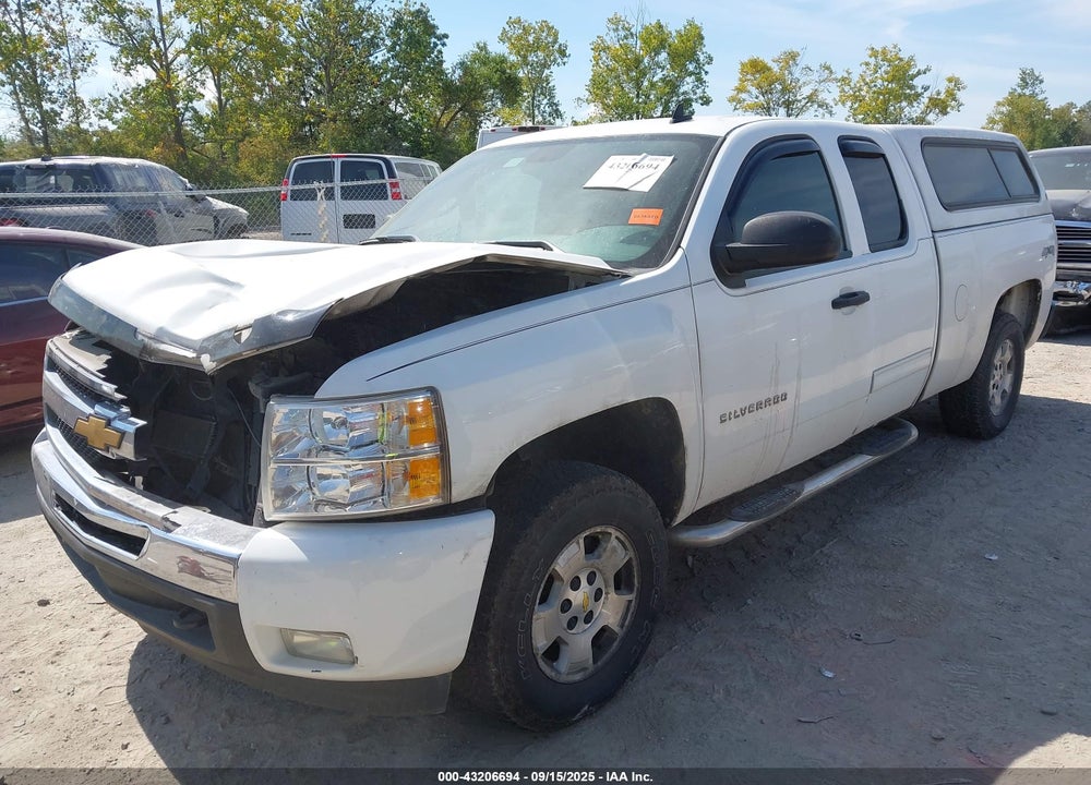 2011 CHEVROLET SILVERADO 1500 VIN: 1GCRKSE3XBZ153595