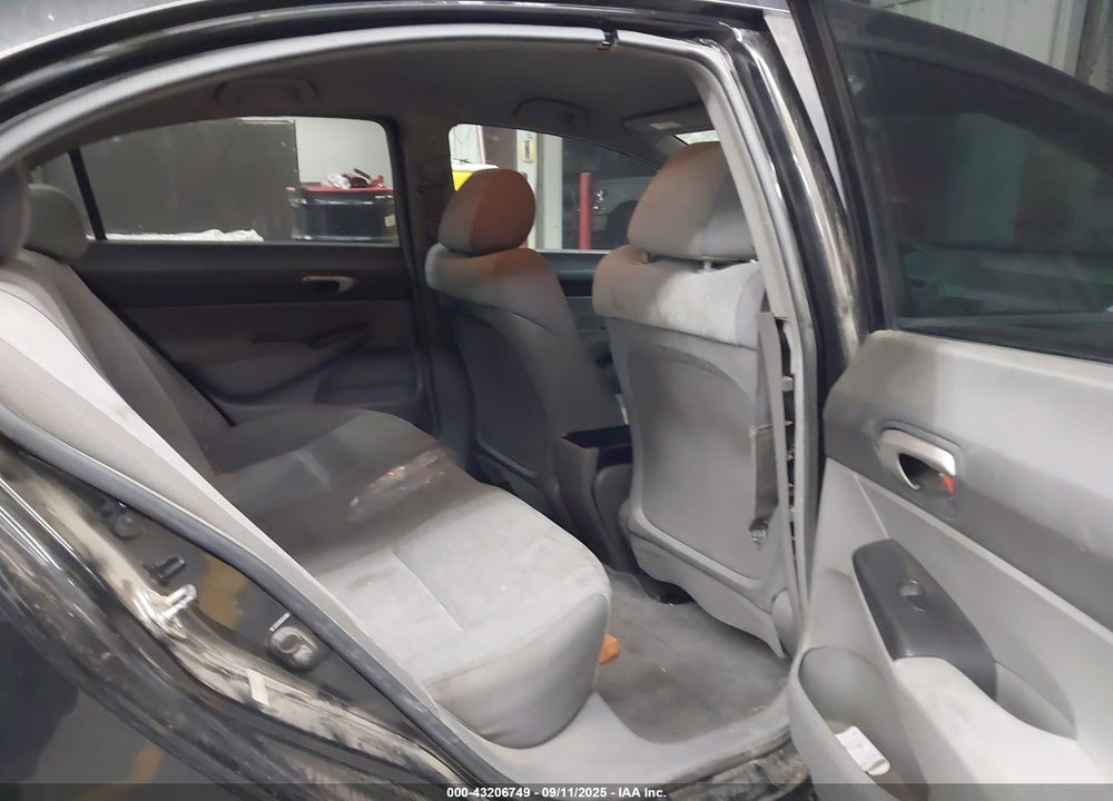 2010 HONDA CIVIC VIN: 19XFA1F57AE028435