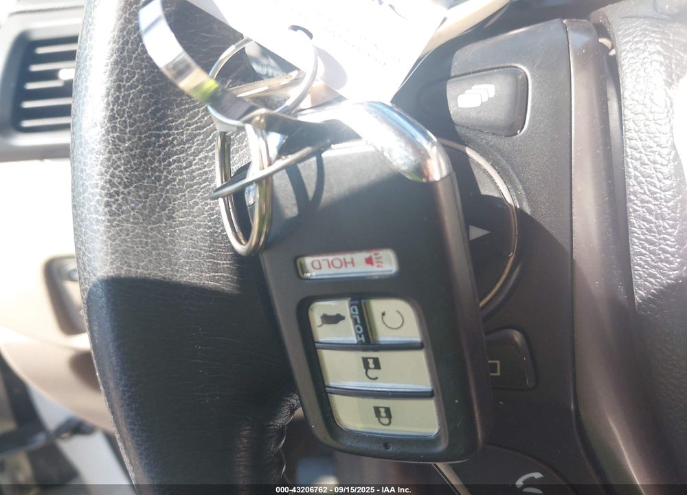 2016 HONDA PILOT EX-L VIN: 5FNYF6H71GB026124