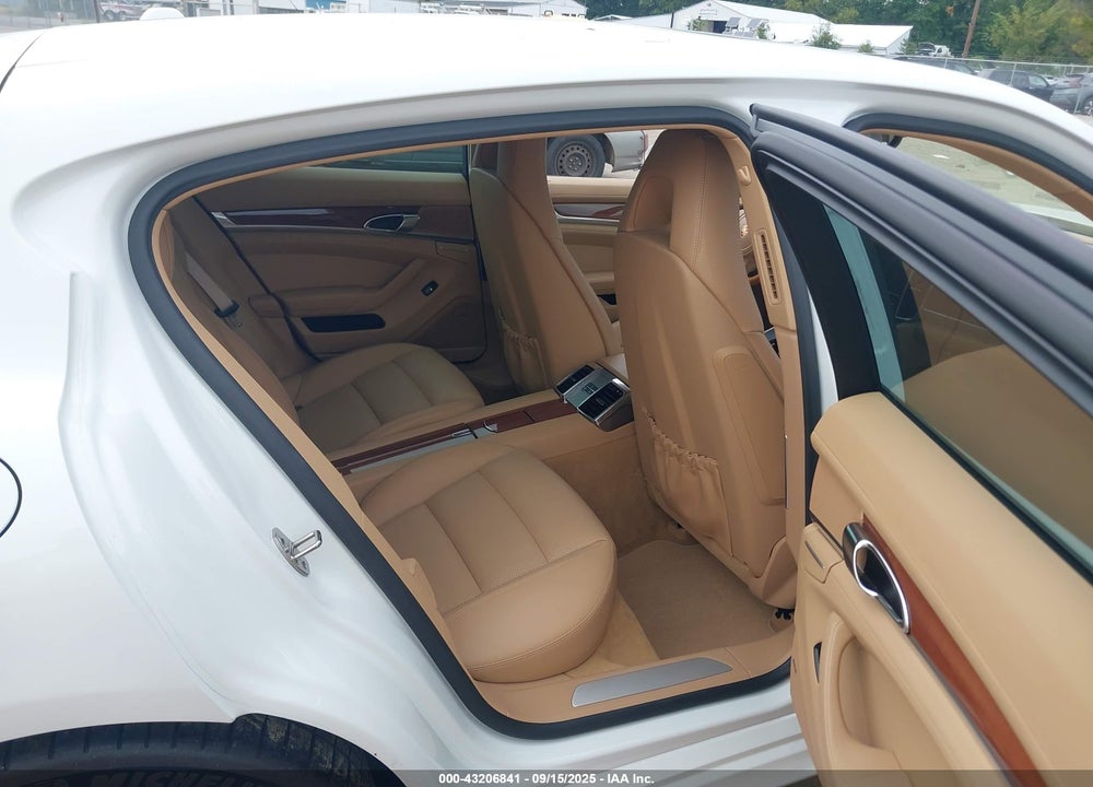 2014 PORSCHE PANAMERA 4 VIN: WP0AA2A75EL008092