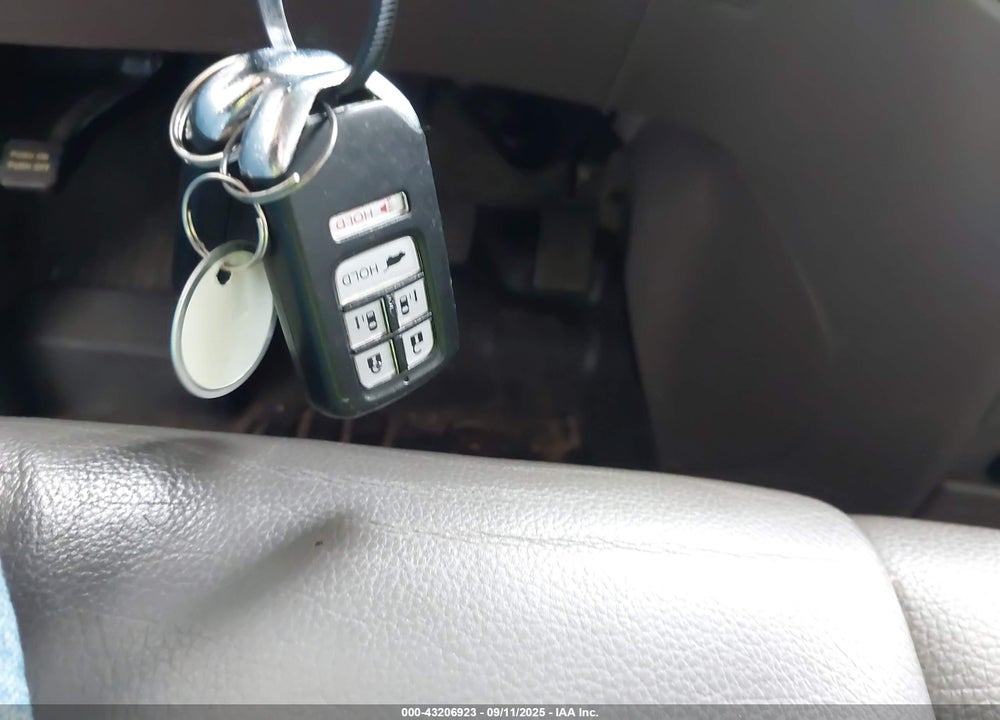 2015 HONDA ODYSSEY EX-L VIN: 5FNRL5H66FB116592