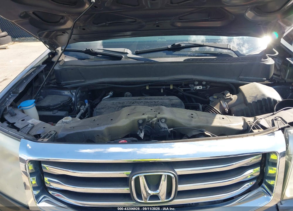 2015 HONDA PILOT VIN: 5FNYF3H94FB016752
