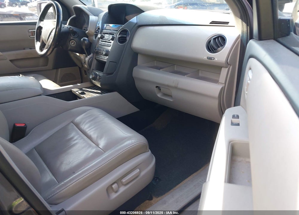 2015 HONDA PILOT VIN: 5FNYF3H94FB016752