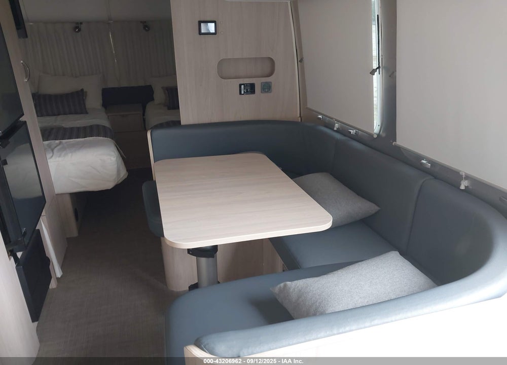 2022 AIRSTREAM OTHER VIN: 1STKNYG29NJ560781