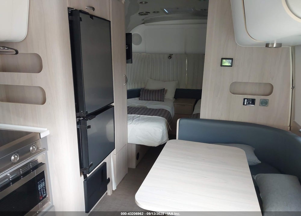 2022 AIRSTREAM OTHER VIN: 1STKNYG29NJ560781