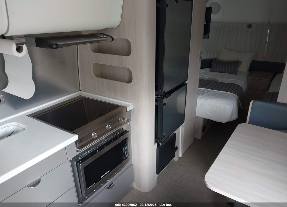 2022 AIRSTREAM OTHER VIN: 1STKNYG29NJ560781