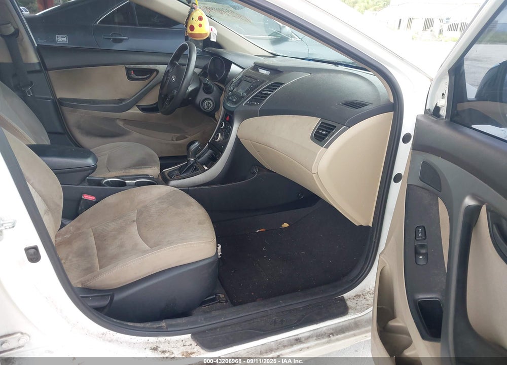 2014 HYUNDAI ELANTRA VIN: 5NPDH4AE7EH519164