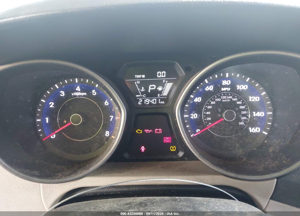 2014 HYUNDAI ELANTRA VIN: 5NPDH4AE7EH519164
