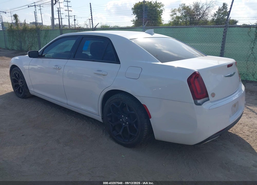 2019 CHRYSLER 300 VIN: 2C3CCABGXKH617901