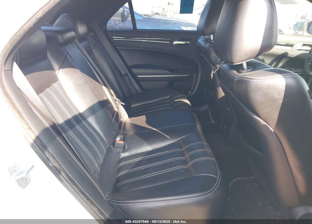 2019 CHRYSLER 300 VIN: 2C3CCABGXKH617901