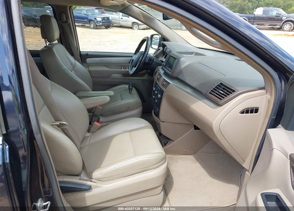 2011 VOLKSWAGEN ROUTAN SE VIN: 2V4RW3DG6BR691807