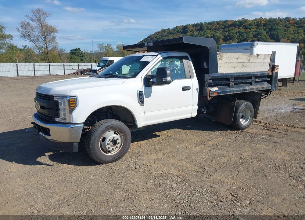 2019 FORD F-350 CHASSIS XL VIN: 1FDRF3H68KEF24577