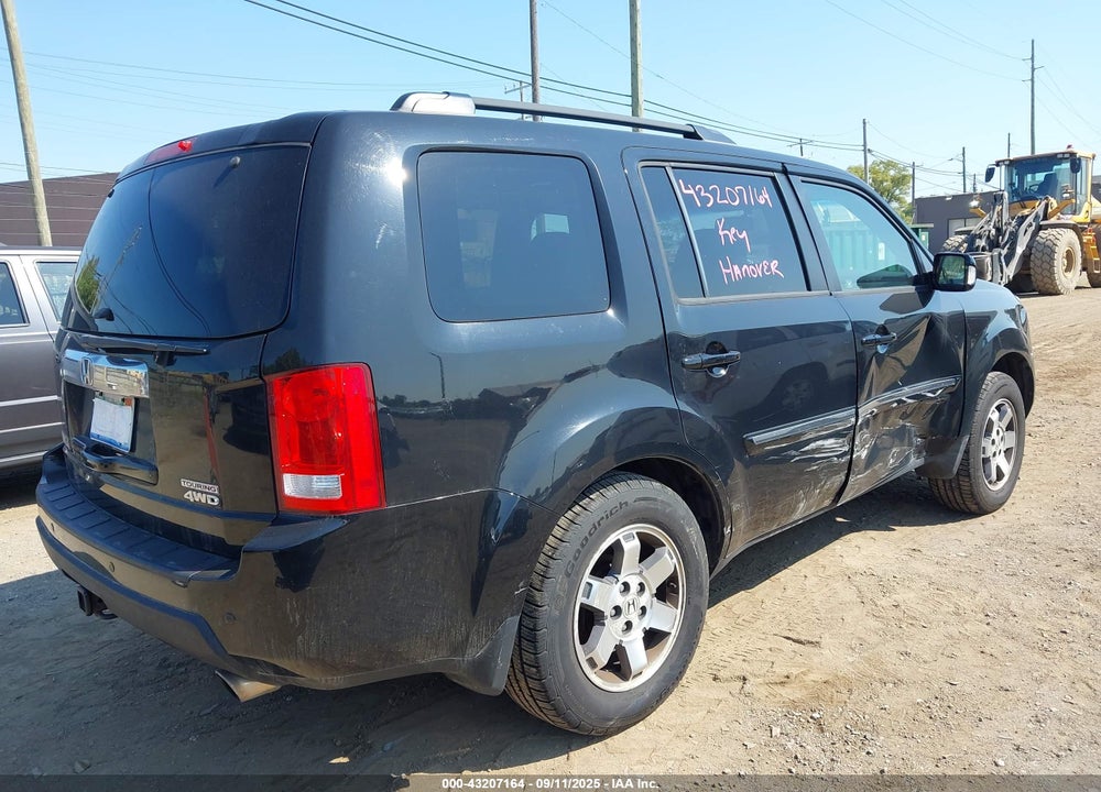 2011 HONDA PILOT TOURING VIN: 5FNYF4H95BB016923
