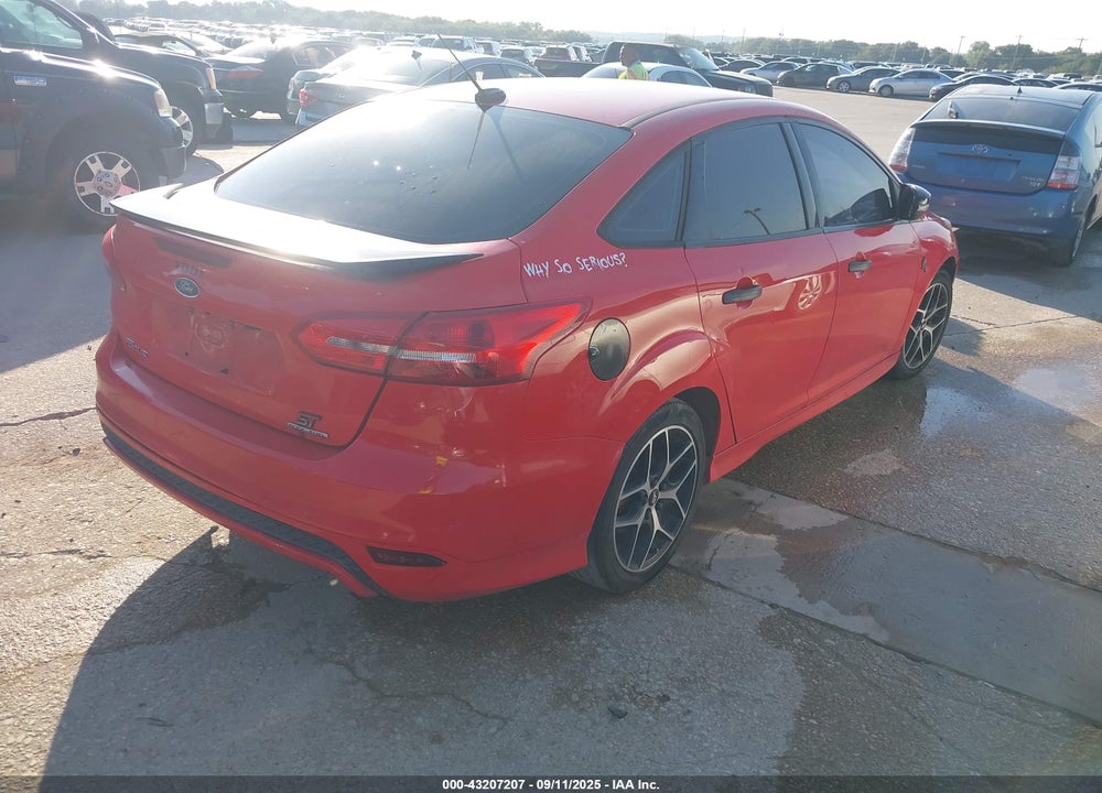 2016 FORD FOCUS VIN: 1FADP3F2XGL383435