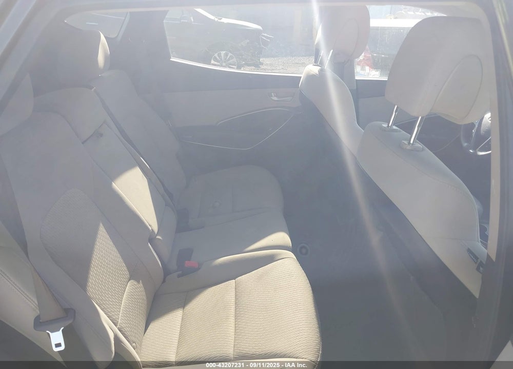 2017 HYUNDAI SANTA FE VIN: 5XYZU3LB9HG460483