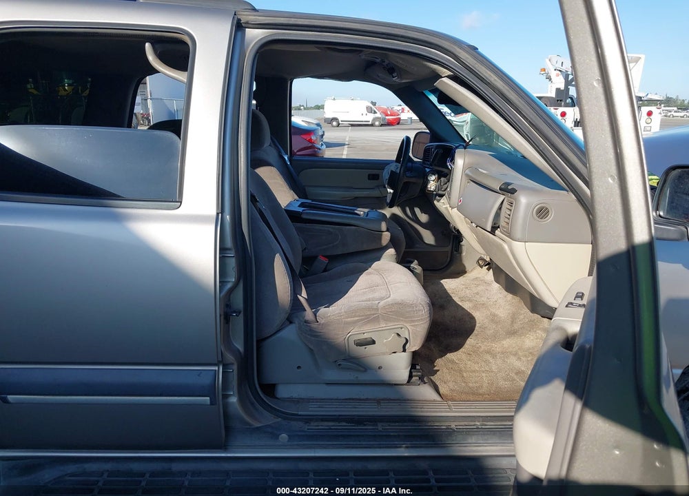 2002 CHEVROLET TAHOE LS VIN: 1GNEC13T02R321664