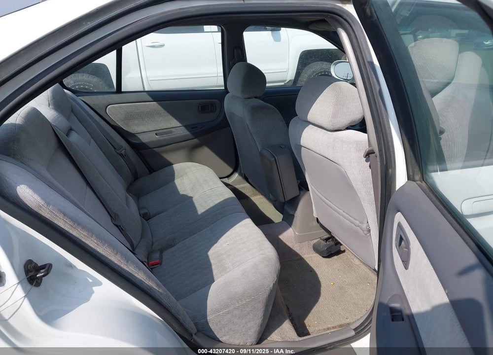 2001 NISSAN ALTIMA GXE VIN: 1N4DL01D21C171283