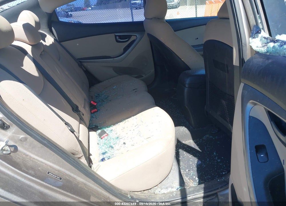 2016 HYUNDAI ELANTRA SE VIN: 5NPDH4AE2GH776977
