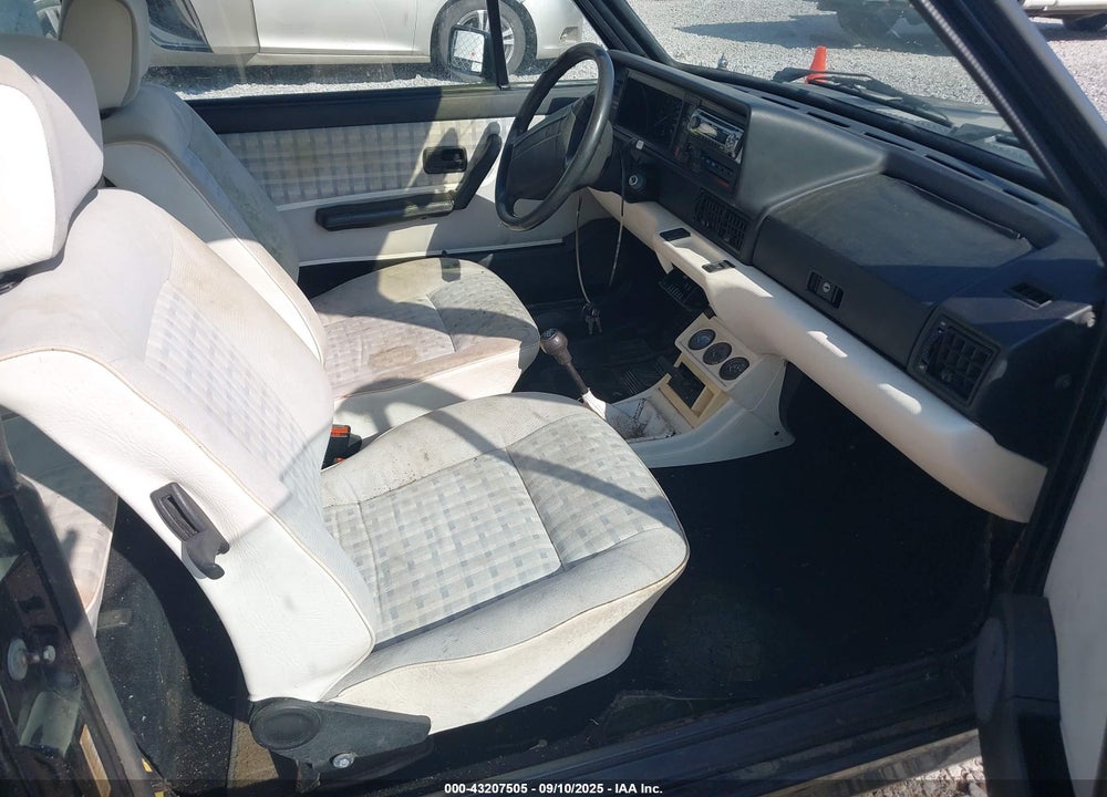 1992 VOLKSWAGEN CABRIOLET VIN: WVWCB5158NK009944