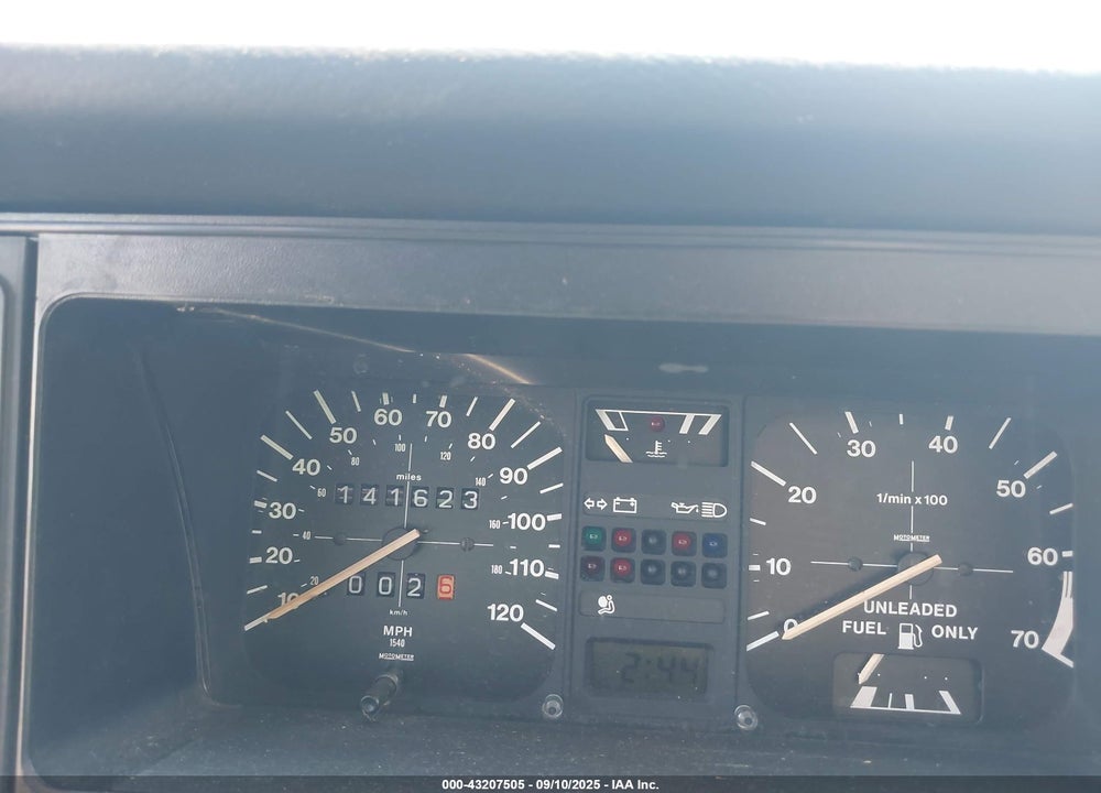 1992 VOLKSWAGEN CABRIOLET VIN: WVWCB5158NK009944