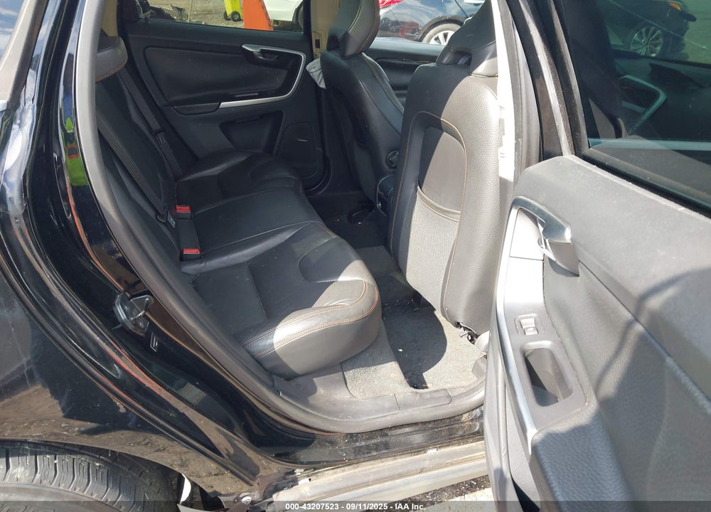 2011 VOLVO XC60 VIN: YV4952DL1B2163771