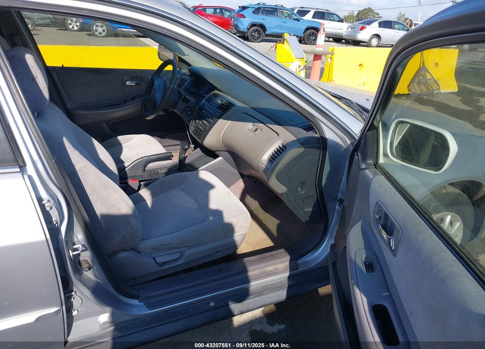 2001 HONDA ACCORD 2.3 LX VIN: JHMCG66571C025782