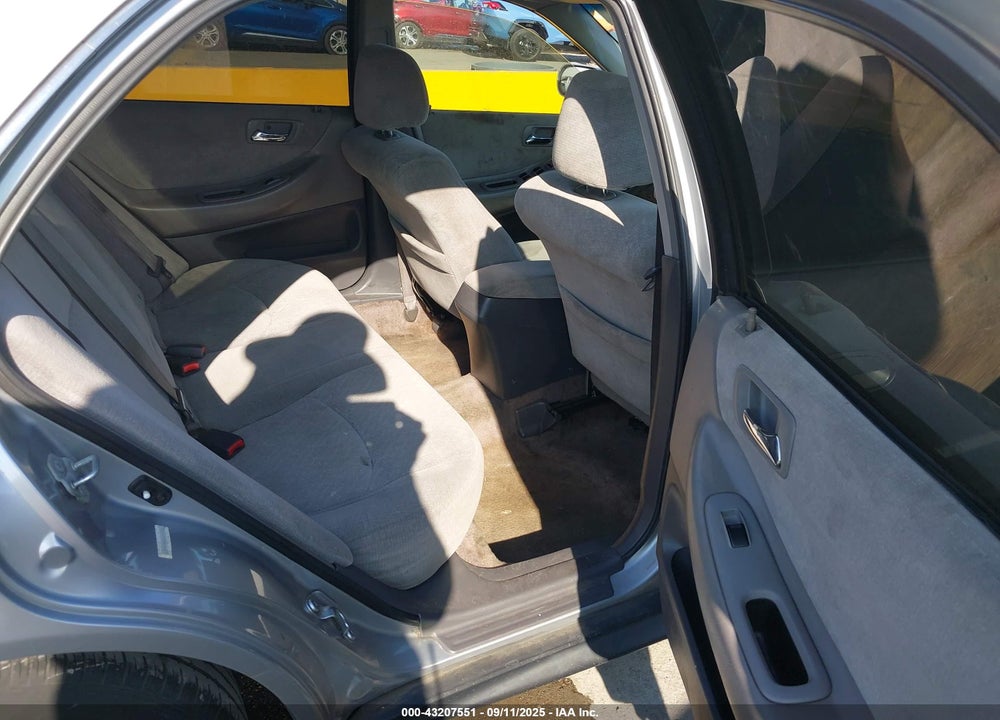 2001 HONDA ACCORD 2.3 LX VIN: JHMCG66571C025782