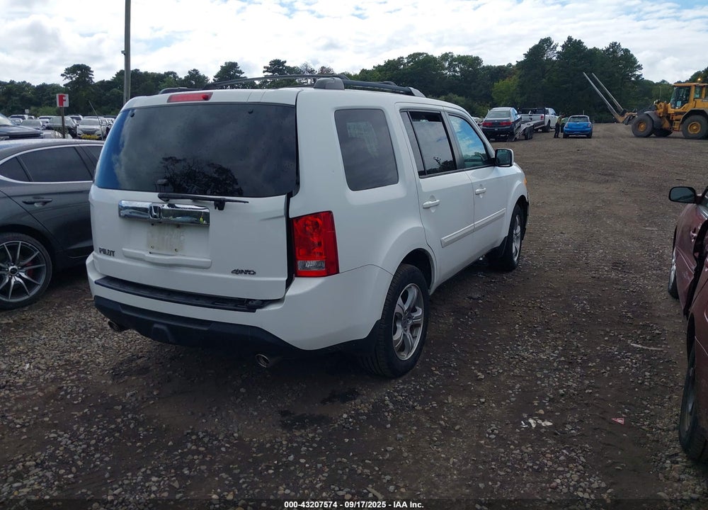 2014 HONDA PILOT VIN: 5FNYF4H48EB028752