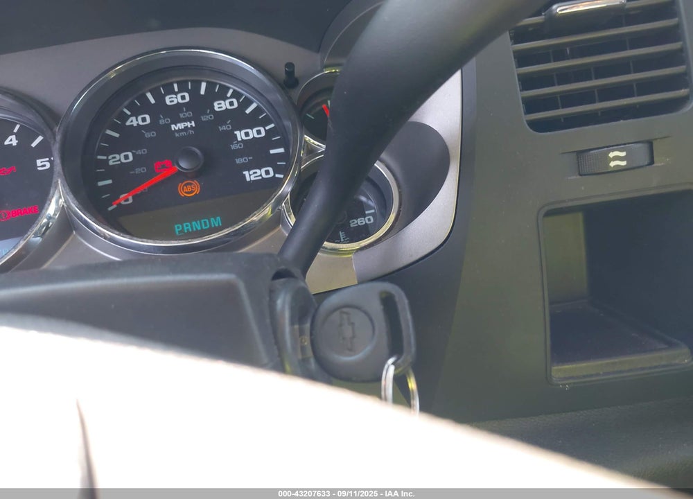 2010 CHEVROLET SILVERADO 1500 VIN: 1GCSCSE07AZ112585