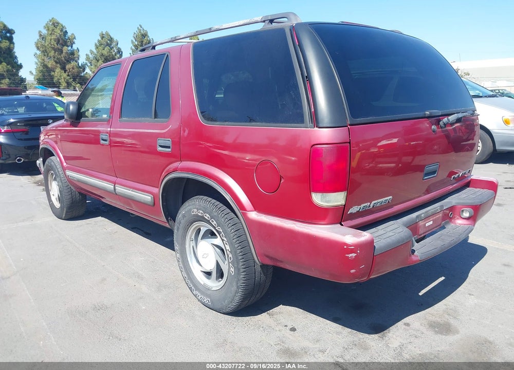 2000 CHEVROLET BLAZER LT VIN: 1GNDT13W5Y2283596