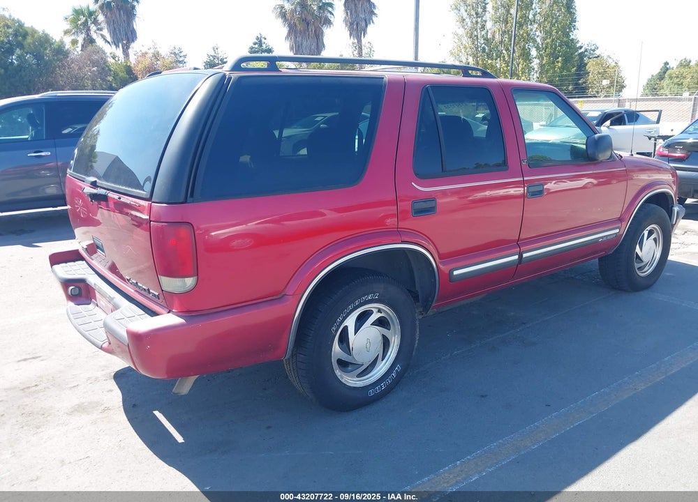 2000 CHEVROLET BLAZER LT VIN: 1GNDT13W5Y2283596
