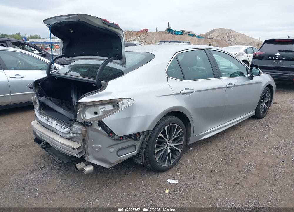 2018 TOYOTA CAMRY VIN: 4T1B11HK5JU632757