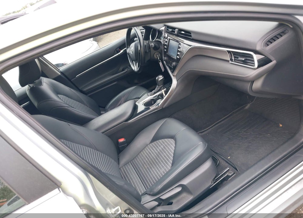 2018 TOYOTA CAMRY VIN: 4T1B11HK5JU632757
