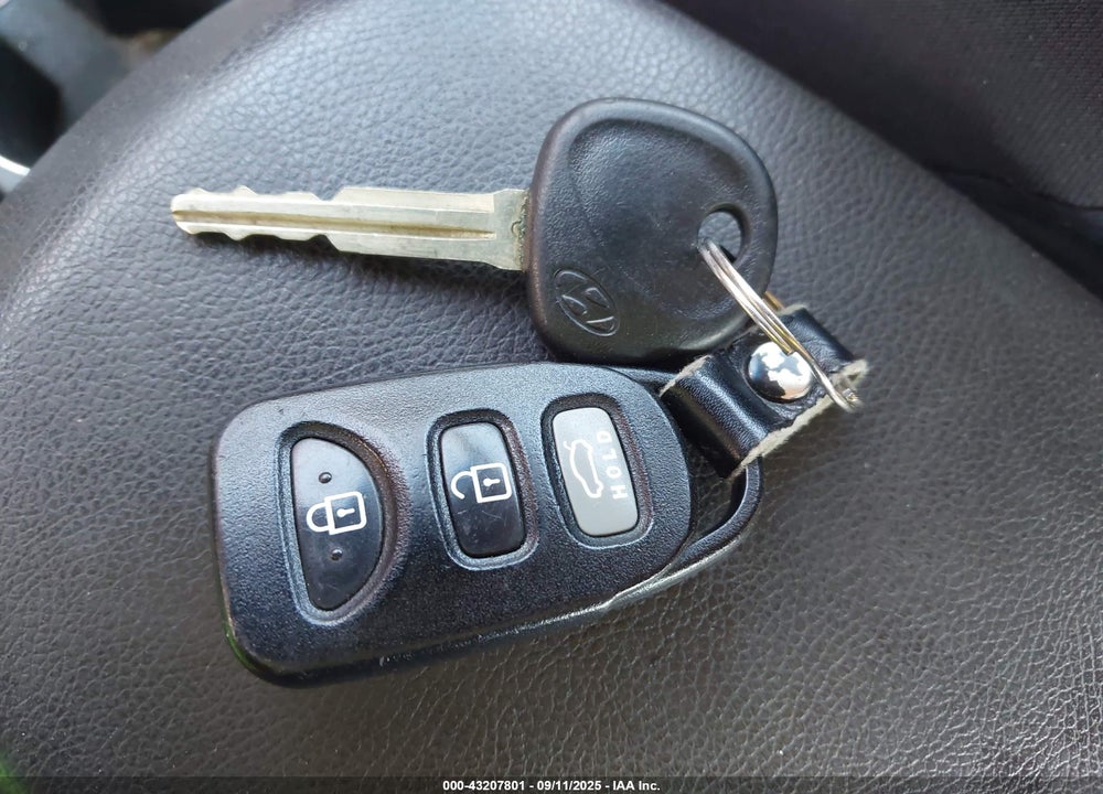 2013 HYUNDAI ELANTRA GLS VIN: 5NPDH4AE4DH302511