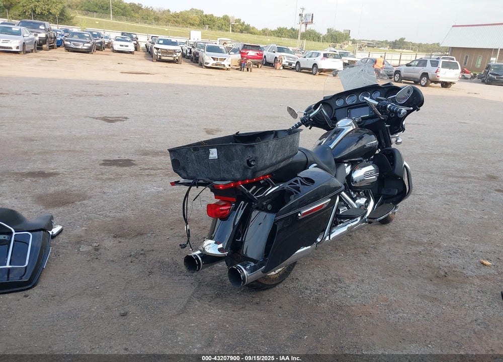 2018 HARLEY-DAVIDSON FLHTCU ULTRA CLASSIC ELECTRA GLD VIN: 1HD1FCC1XJB669096