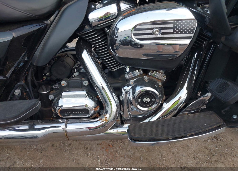 2018 HARLEY-DAVIDSON FLHTCU ULTRA CLASSIC ELECTRA GLD VIN: 1HD1FCC1XJB669096