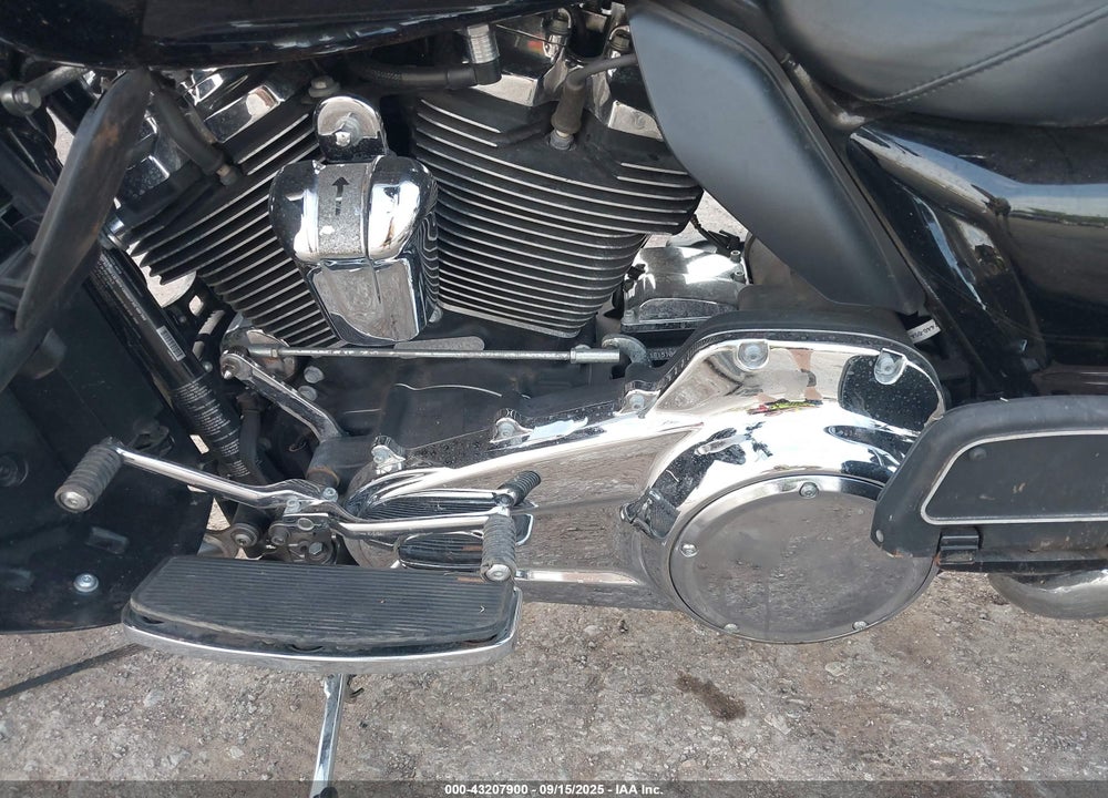 2018 HARLEY-DAVIDSON FLHTCU ULTRA CLASSIC ELECTRA GLD VIN: 1HD1FCC1XJB669096