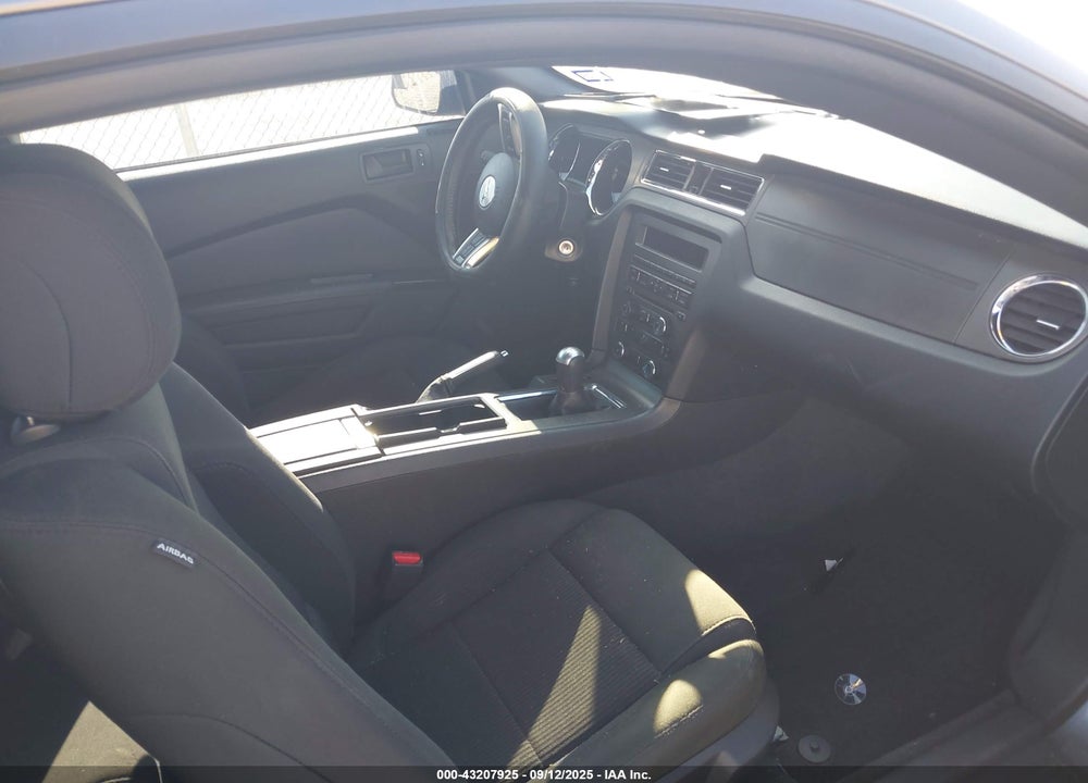 2014 FORD MUSTANG VIN: 1ZVBP8AM1E5312825