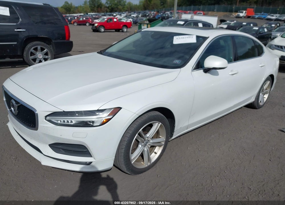 2018 VOLVO S90 VIN: LVY982MK1JP018886