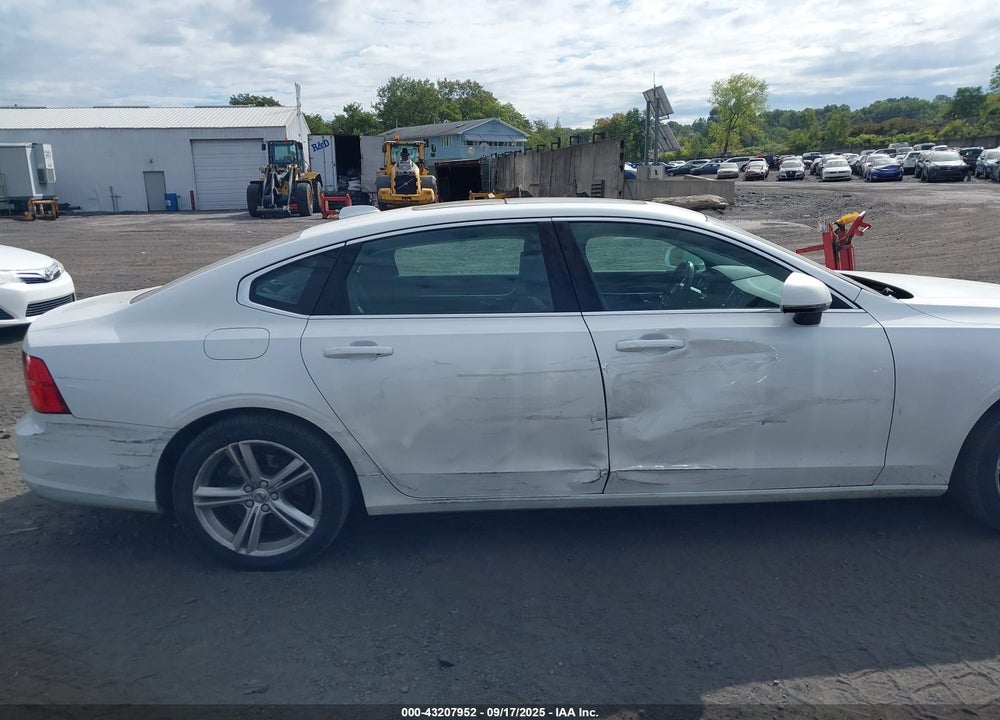 2018 VOLVO S90 VIN: LVY982MK1JP018886
