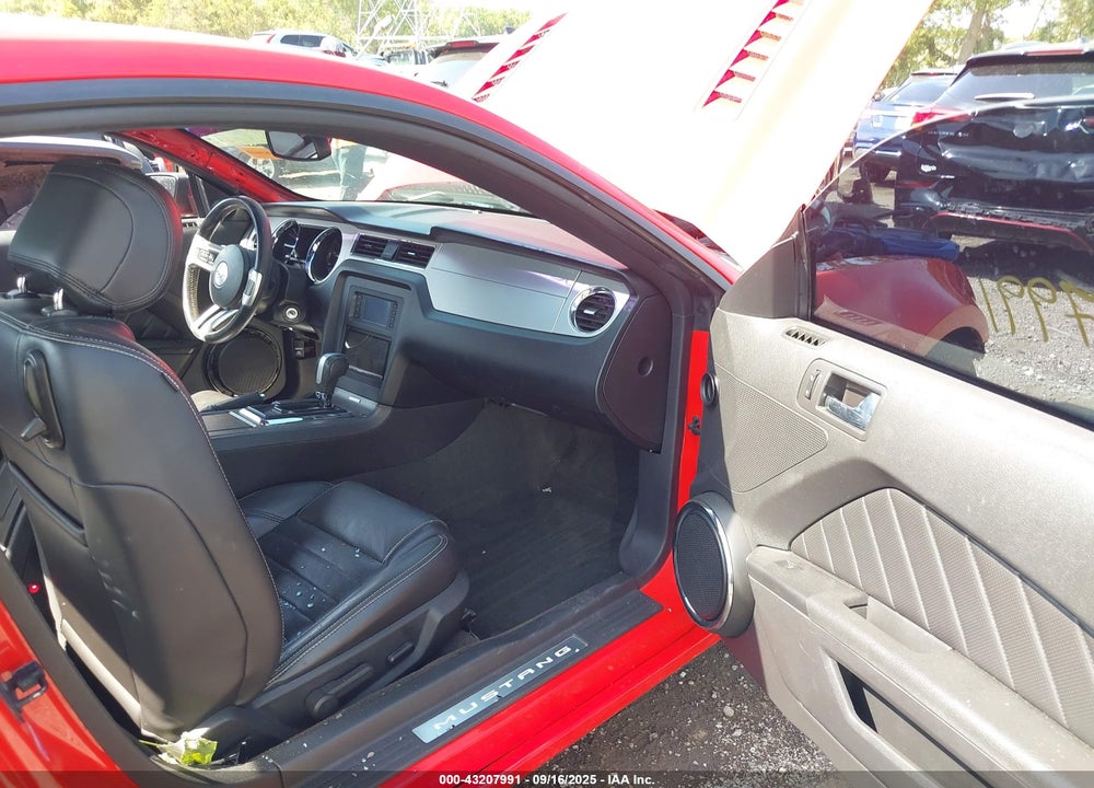 2014 FORD MUSTANG VIN: 1ZVBP8CF5E5200625