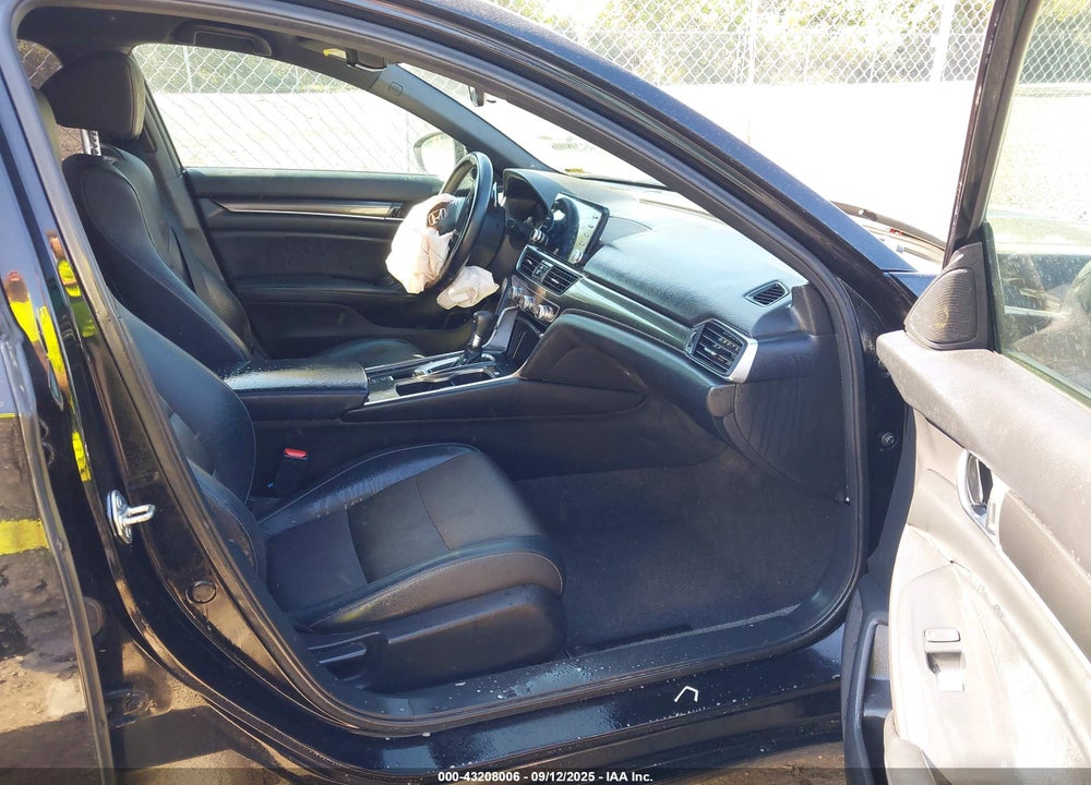 2018 HONDA ACCORD VIN: 1HGCV1F37JA030583